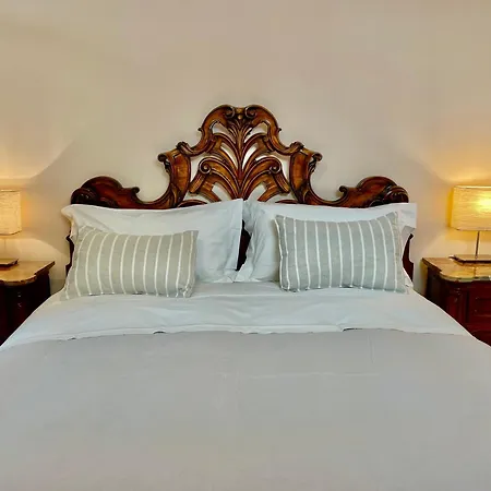 Ophelia Bed & Breakfast 4*